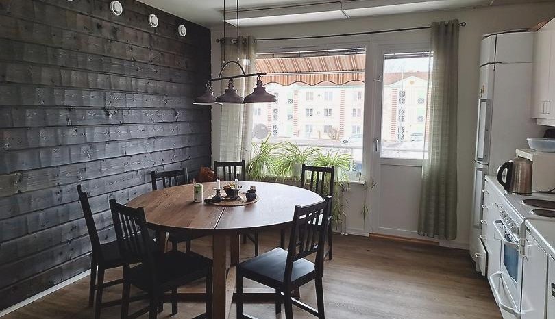 Köket med stor balkong